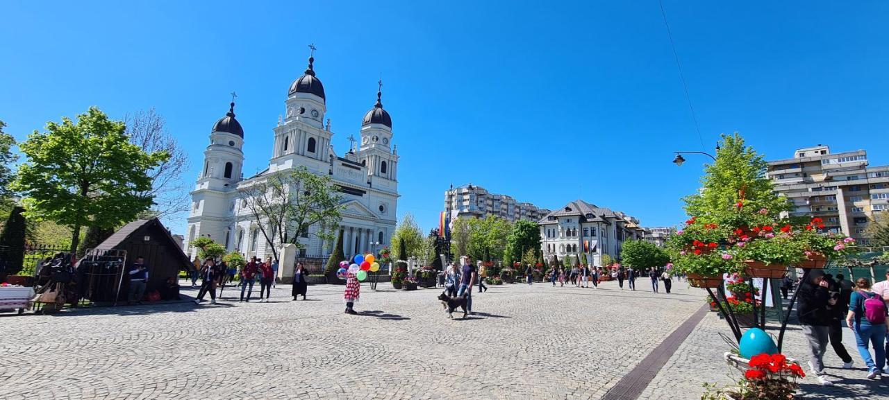 Genesis - Iasi City Center Екстер'єр фото