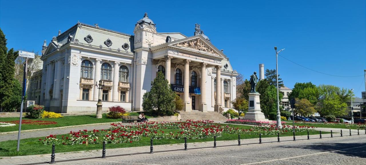Genesis - Iasi City Center Екстер'єр фото